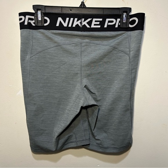Nike Pro Dri-Fit Gray & Black Biker Shorts Size Large - Picture 2 of 6